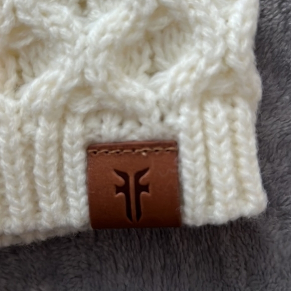 FRYE Woman's Classic Beanie - Picture 7 of 11